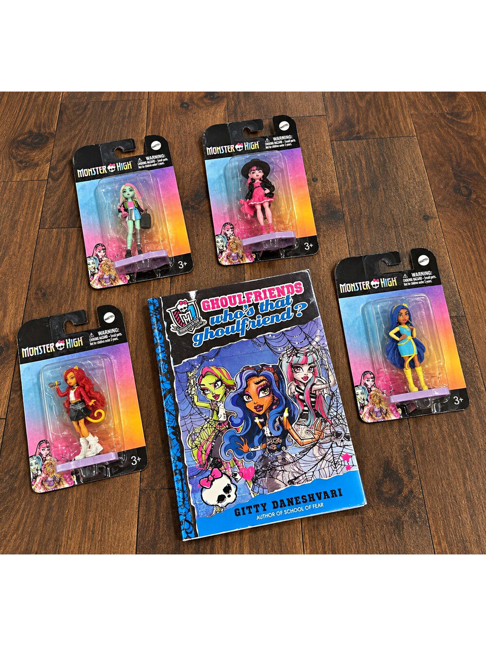 Monster High Mini Dolls Lot of 4 + Ghoulfriends Who’s That Ghoulfriend Book